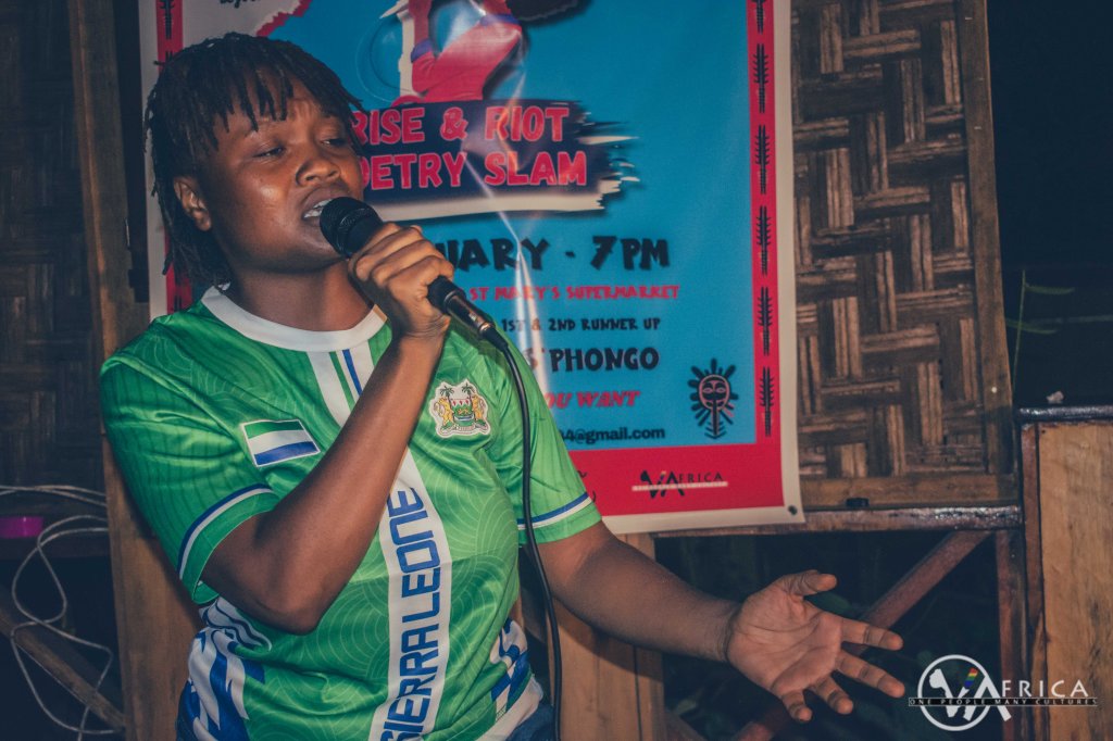 This image has an empty alt attribute; its file name is gigi-zato-142.jpg